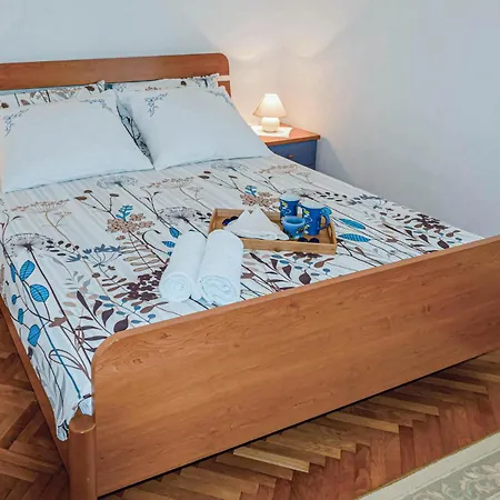 3 Bedroom Gorgeous Home In Banjol Ferienhaus *